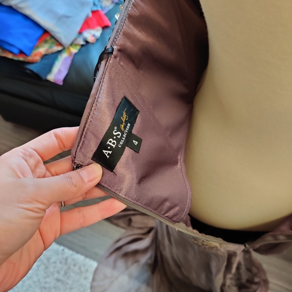 A.B.S gown - Picture 6 of 10